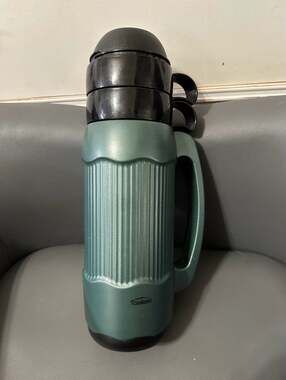 Trudeau 1 Liter Insulated Thermal Flask with Dual Cups